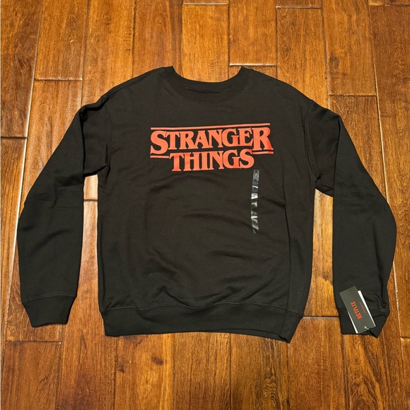 Netflix Stranger Things Logo Graphic Sweatshirt Crewneck Official Merchandise - Picture 2 of 8
